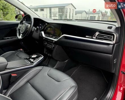 Червоний Кіа Niro, об'ємом двигуна 0 л та пробігом 52 тис. км за 21700 $, фото 31 на Automoto.ua