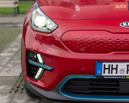 Червоний Кіа Niro, об'ємом двигуна 0 л та пробігом 46 тис. км за 24500 $, фото 2 на Automoto.ua