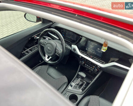Красный Киа Niro, объемом двигателя 1.6 л и пробегом 108 тыс. км за 19500 $, фото 8 на Automoto.ua