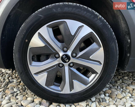 Красный Киа Niro, объемом двигателя 0 л и пробегом 111 тыс. км за 20300 $, фото 27 на Automoto.ua
