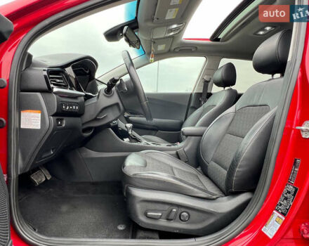 Красный Киа Niro, объемом двигателя 1.6 л и пробегом 108 тыс. км за 19500 $, фото 10 на Automoto.ua