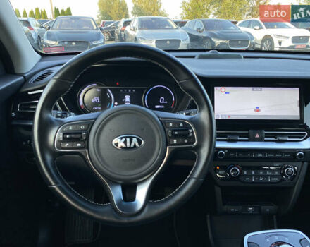 Красный Киа Niro, объемом двигателя 0 л и пробегом 111 тыс. км за 20300 $, фото 35 на Automoto.ua