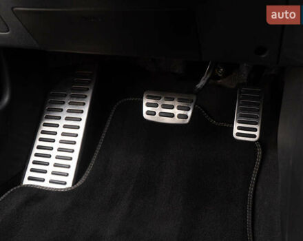 Червоний Кіа Niro, об'ємом двигуна 0 л та пробігом 46 тис. км за 24500 $, фото 33 на Automoto.ua