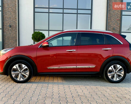 Красный Киа Niro, объемом двигателя 0 л и пробегом 91 тыс. км за 18400 $, фото 35 на Automoto.ua