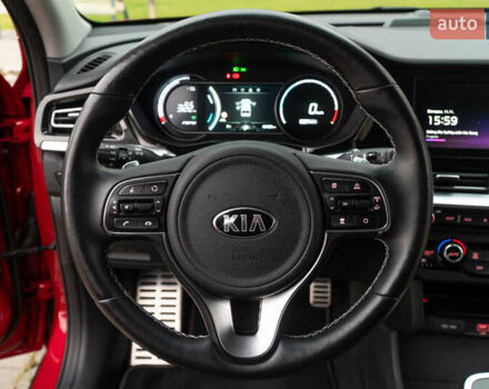 Червоний Кіа Niro, об'ємом двигуна 0 л та пробігом 46 тис. км за 24500 $, фото 27 на Automoto.ua