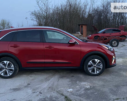 Червоний Кіа Niro, об'ємом двигуна 0 л та пробігом 60 тис. км за 26000 $, фото 2 на Automoto.ua