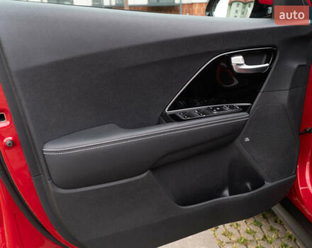 Червоний Кіа Niro, об'ємом двигуна 0 л та пробігом 46 тис. км за 24500 $, фото 16 на Automoto.ua