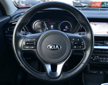 Красный Киа Niro, объемом двигателя 0 л и пробегом 111 тыс. км за 20300 $, фото 36 на Automoto.ua