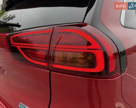 Червоний Кіа Niro, об'ємом двигуна 0 л та пробігом 52 тис. км за 21700 $, фото 11 на Automoto.ua