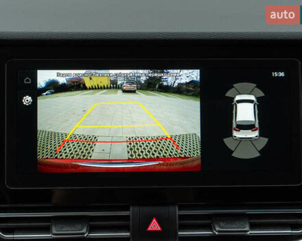 Червоний Кіа Niro, об'ємом двигуна 0 л та пробігом 46 тис. км за 24500 $, фото 46 на Automoto.ua