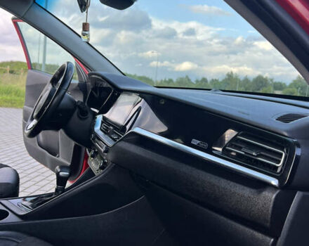 Червоний Кіа Niro, об'ємом двигуна 1.58 л та пробігом 71 тис. км за 22700 $, фото 41 на Automoto.ua