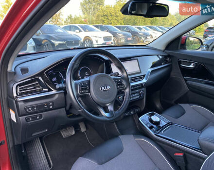 Красный Киа Niro, объемом двигателя 0 л и пробегом 111 тыс. км за 20300 $, фото 28 на Automoto.ua