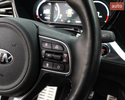 Червоний Кіа Niro, об'ємом двигуна 0 л та пробігом 46 тис. км за 24500 $, фото 28 на Automoto.ua