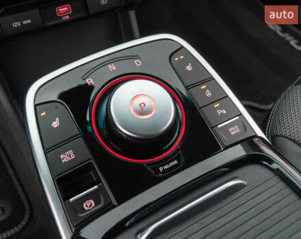 Червоний Кіа Niro, об'ємом двигуна 0 л та пробігом 46 тис. км за 24500 $, фото 31 на Automoto.ua