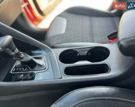 Червоний Кіа Niro, об'ємом двигуна 1.58 л та пробігом 71 тис. км за 22700 $, фото 38 на Automoto.ua
