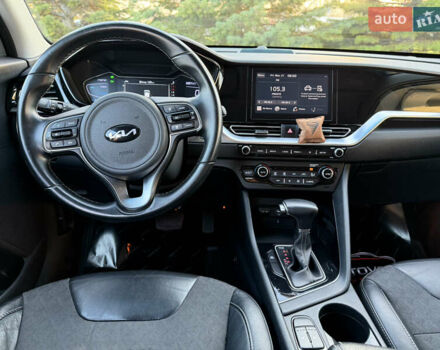 Красный Киа Niro, объемом двигателя 1.6 л и пробегом 52 тыс. км за 23800 $, фото 10 на Automoto.ua