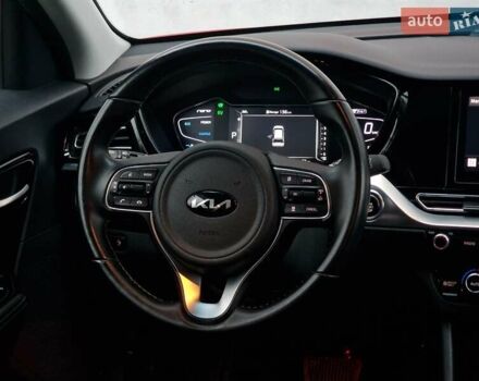 Червоний Кіа Niro, об'ємом двигуна 1.58 л та пробігом 34 тис. км за 28990 $, фото 47 на Automoto.ua