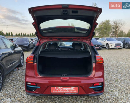 Красный Киа Niro, объемом двигателя 0 л и пробегом 111 тыс. км за 20300 $, фото 70 на Automoto.ua