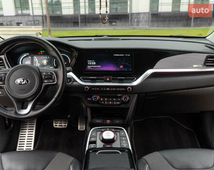 Червоний Кіа Niro, об'ємом двигуна 0 л та пробігом 46 тис. км за 24500 $, фото 26 на Automoto.ua