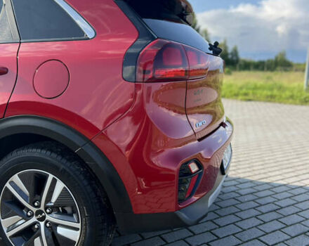 Червоний Кіа Niro, об'ємом двигуна 1.58 л та пробігом 71 тис. км за 22700 $, фото 6 на Automoto.ua