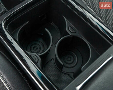 Червоний Кіа Niro, об'ємом двигуна 0 л та пробігом 46 тис. км за 24500 $, фото 32 на Automoto.ua