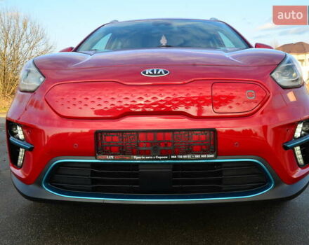 Красный Киа Niro, объемом двигателя 0 л и пробегом 91 тыс. км за 19550 $, фото 6 на Automoto.ua