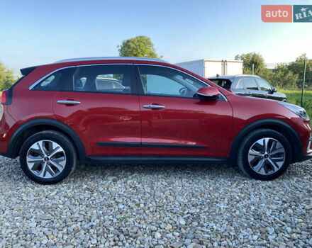 Красный Киа Niro, объемом двигателя 0 л и пробегом 111 тыс. км за 20300 $, фото 21 на Automoto.ua