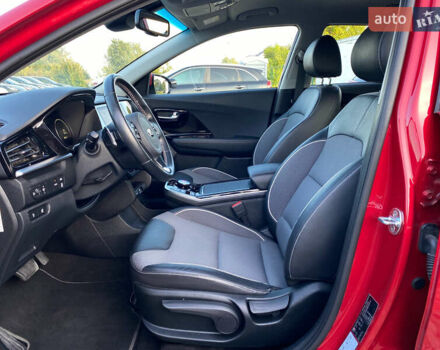 Красный Киа Niro, объемом двигателя 0 л и пробегом 111 тыс. км за 20300 $, фото 30 на Automoto.ua