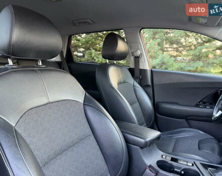 Красный Киа Niro, объемом двигателя 1.6 л и пробегом 52 тыс. км за 23800 $, фото 17 на Automoto.ua