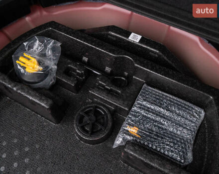 Червоний Кіа Niro, об'ємом двигуна 0 л та пробігом 46 тис. км за 24500 $, фото 59 на Automoto.ua