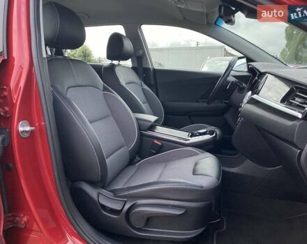 Красный Киа Niro, объемом двигателя 0 л и пробегом 111 тыс. км за 20300 $, фото 77 на Automoto.ua