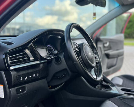 Червоний Кіа Niro, об'ємом двигуна 1.58 л та пробігом 71 тис. км за 22700 $, фото 33 на Automoto.ua