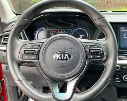 Червоний Кіа Niro, об'ємом двигуна 0 л та пробігом 37 тис. км за 8700 $, фото 13 на Automoto.ua