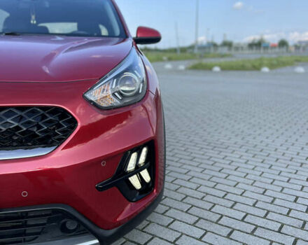 Червоний Кіа Niro, об'ємом двигуна 1.58 л та пробігом 71 тис. км за 22700 $, фото 12 на Automoto.ua
