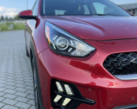 Червоний Кіа Niro, об'ємом двигуна 1.58 л та пробігом 71 тис. км за 22700 $, фото 11 на Automoto.ua
