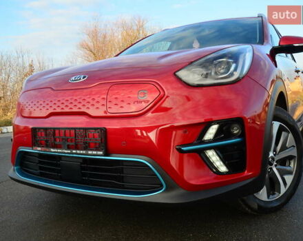 Красный Киа Niro, объемом двигателя 0 л и пробегом 91 тыс. км за 19550 $, фото 2 на Automoto.ua
