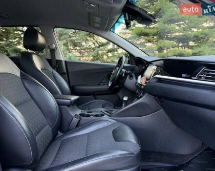 Красный Киа Niro, объемом двигателя 1.6 л и пробегом 52 тыс. км за 23800 $, фото 16 на Automoto.ua