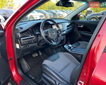 Красный Киа Niro, объемом двигателя 0 л и пробегом 111 тыс. км за 20300 $, фото 1 на Automoto.ua