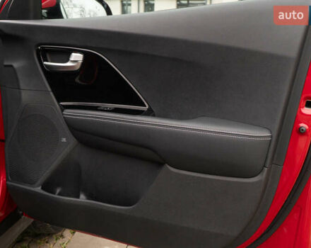 Червоний Кіа Niro, об'ємом двигуна 0 л та пробігом 46 тис. км за 24500 $, фото 24 на Automoto.ua