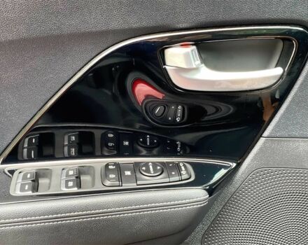 Червоний Кіа Niro, об'ємом двигуна 0 л та пробігом 37 тис. км за 8700 $, фото 8 на Automoto.ua