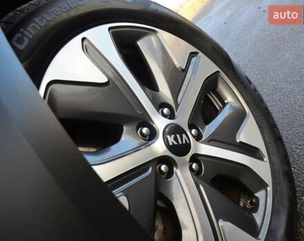 Красный Киа Niro, объемом двигателя 0 л и пробегом 91 тыс. км за 19550 $, фото 10 на Automoto.ua