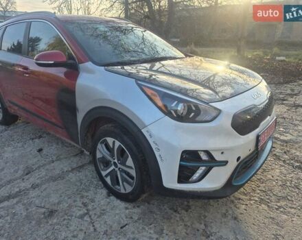 Красный Киа Niro, объемом двигателя 0 л и пробегом 35 тыс. км за 16800 $, фото 5 на Automoto.ua