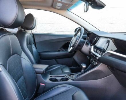 Красный Киа Niro, объемом двигателя 1.6 л и пробегом 23 тыс. км за 14000 $, фото 7 на Automoto.ua