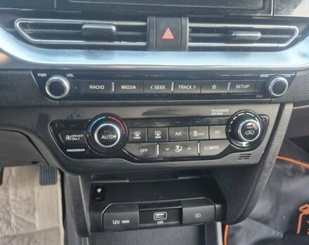 Красный Киа Niro, объемом двигателя 0 л и пробегом 35 тыс. км за 16800 $, фото 17 на Automoto.ua