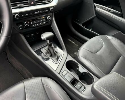 Червоний Кіа Niro, об'ємом двигуна 1.6 л та пробігом 12 тис. км за 14000 $, фото 12 на Automoto.ua