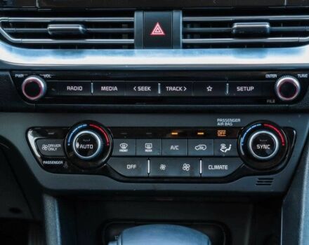 Красный Киа Niro, объемом двигателя 1.6 л и пробегом 23 тыс. км за 14000 $, фото 14 на Automoto.ua