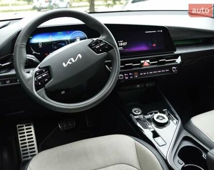 Червоний Кіа Niro, об'ємом двигуна 0 л та пробігом 57 тис. км за 24600 $, фото 31 на Automoto.ua