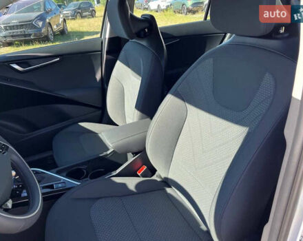 Червоний Кіа Niro, об'ємом двигуна 1.58 л та пробігом 42 тис. км за 22000 $, фото 8 на Automoto.ua