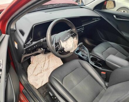 Киа Niro 2023 в Одессе на Automoto.ua Красный Киа Niro, объемом двигателя 1.6 л и пробегом 170 тыс. км за 345 $, фото 5 на Automoto.ua