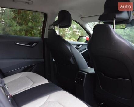 Червоний Кіа Niro, об'ємом двигуна 0 л та пробігом 57 тис. км за 24600 $, фото 23 на Automoto.ua